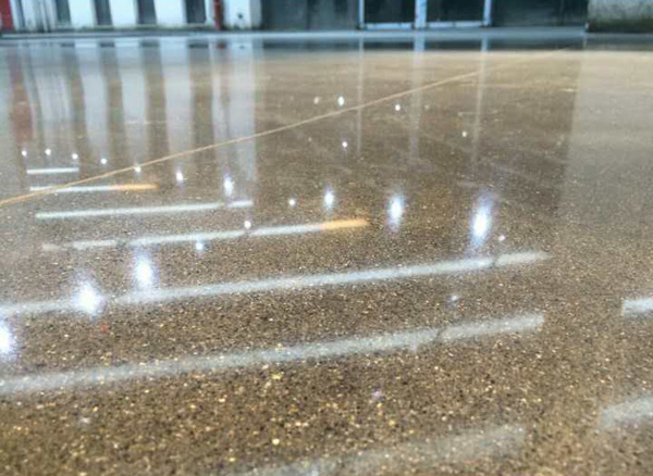 环氧地坪受损后如何修补